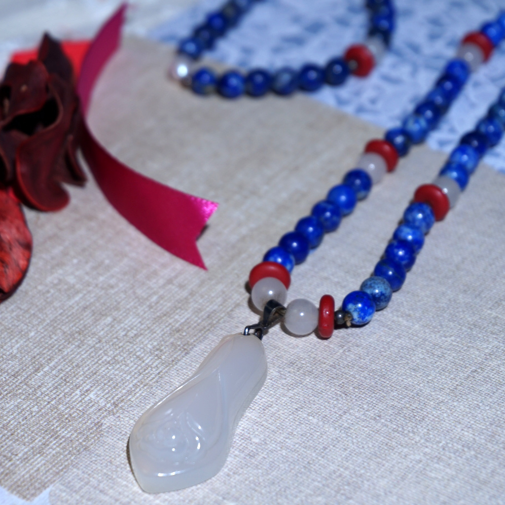 YAN Blue Pendant Necklace Lapis Lazuli & Chalcedony Long Necklace Style