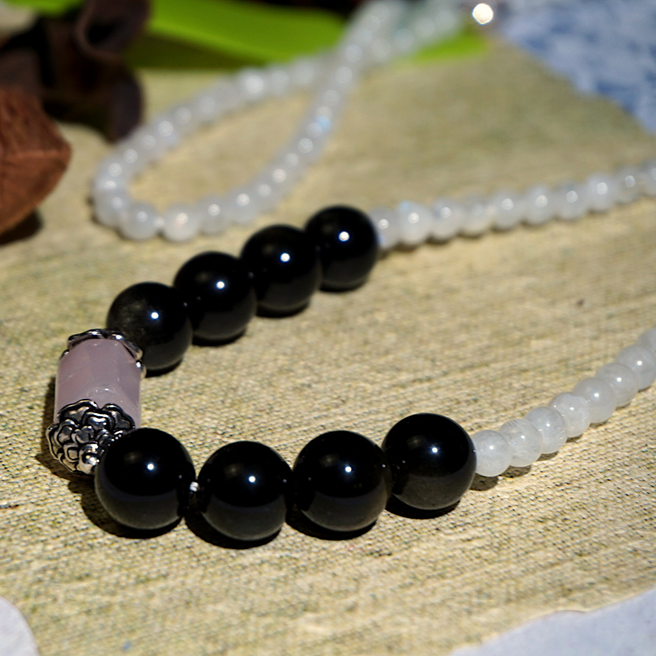 YAN White Bead Necklace Obsidian & Moonstone Long Necklace Style