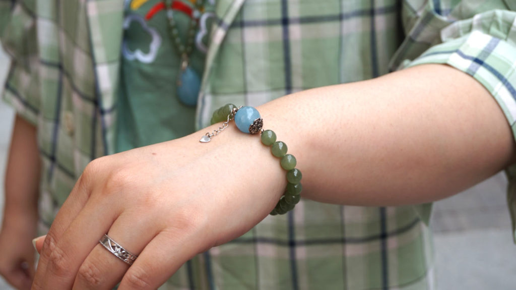 YAN Casual wearing blue crystal bracelet with aquamarine and green nephrite