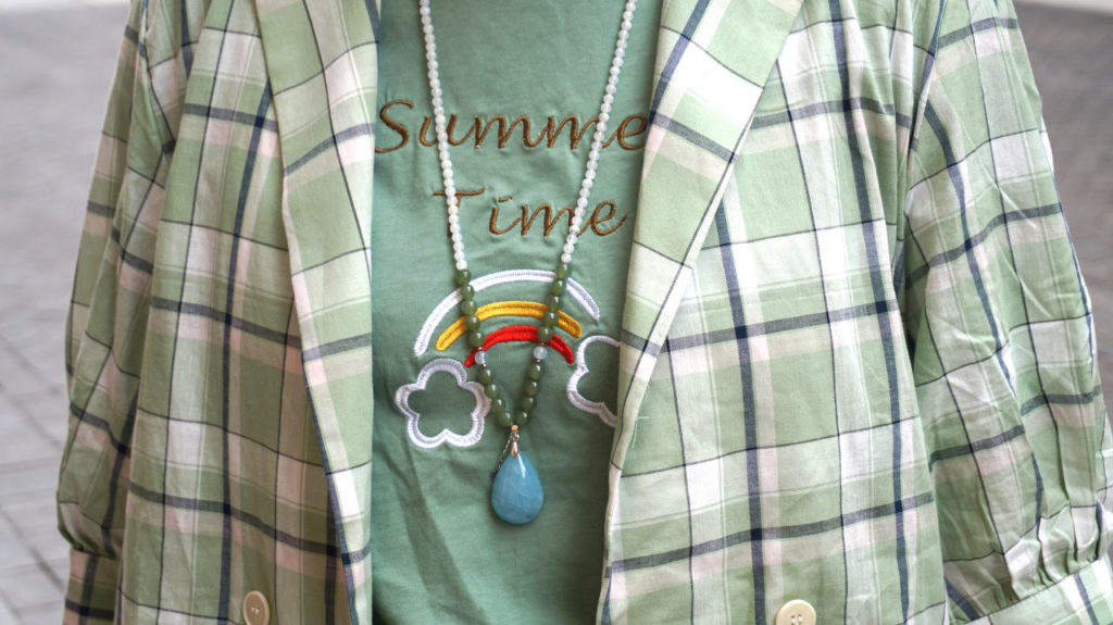 YAN Casual wearing blue pendant necklace with aquamarine and green nephrite